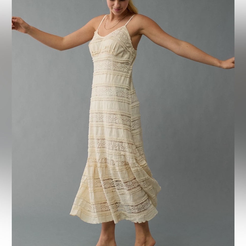 NWT American Eagle Lace V-Neck Tiered Midi Dress. Size XL.